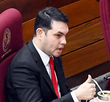 LOS 69 VOTOS QUE LLEVARON A HERNÁN RIVAS AL JEM Y LA RESPONSABILIDAD POLÍTICA QUE REAPARECE TRAS SU CONDENA