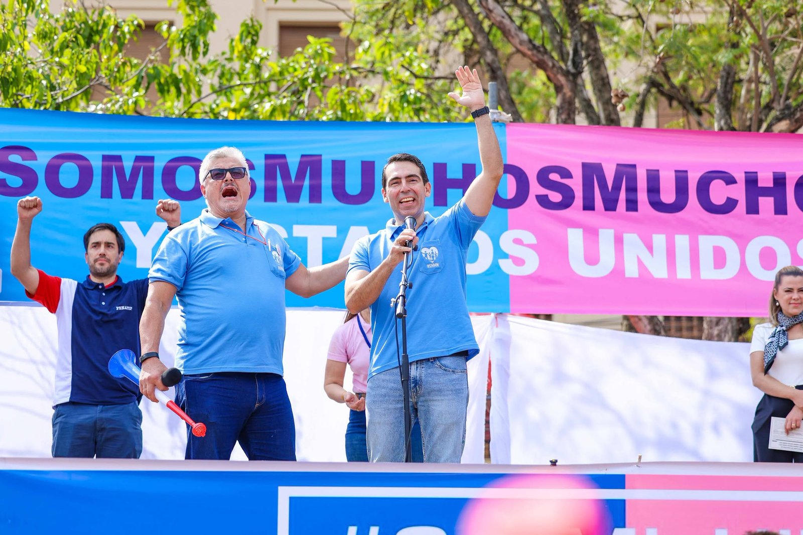 MULTITUDINARIA MARCHA EN ASUNCIÓN: CIUDADANOS SE MOVILIZAN HACIA EL CONGRESO BAJO EL LEMA «POR AMOR A NUESTROS HIJOS»